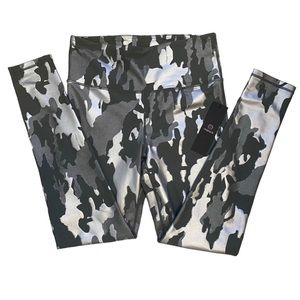 Mono B Silver Metallic Camo Leggings NWT